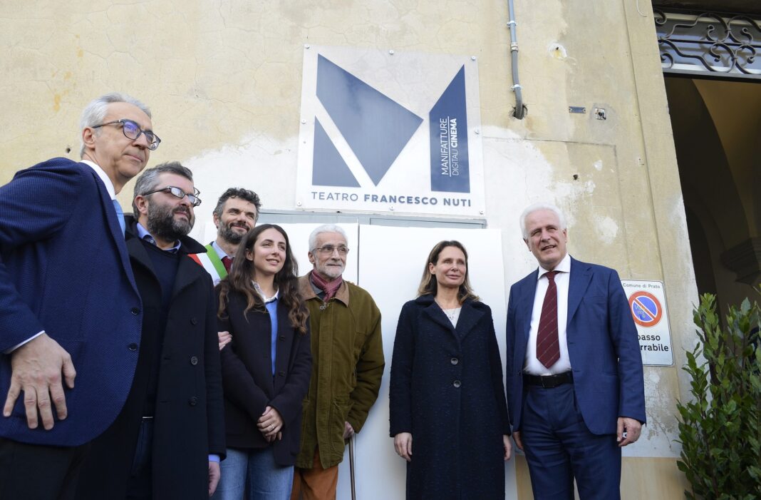 Teatro Francesco Nuti, l'omaggio di Prato al suo artista