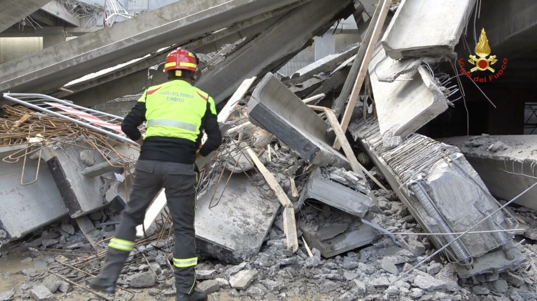 Crollo a Firenze, tre morti e due dispersi. Inchiesta omicidio plurimo colposo