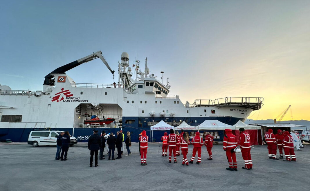 Geo Barents bloccata a Carrara, stop 20 giorni in porto