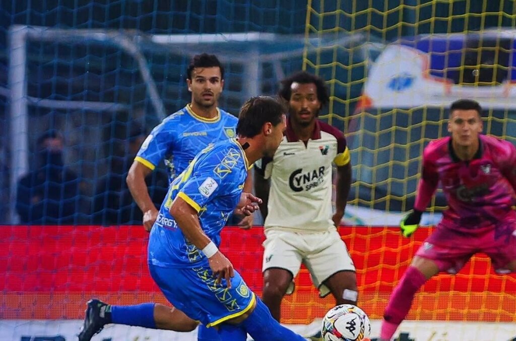 Lo Stadio dei marmi esplode: Di Stefano regala il 3-2 alla Carrarese